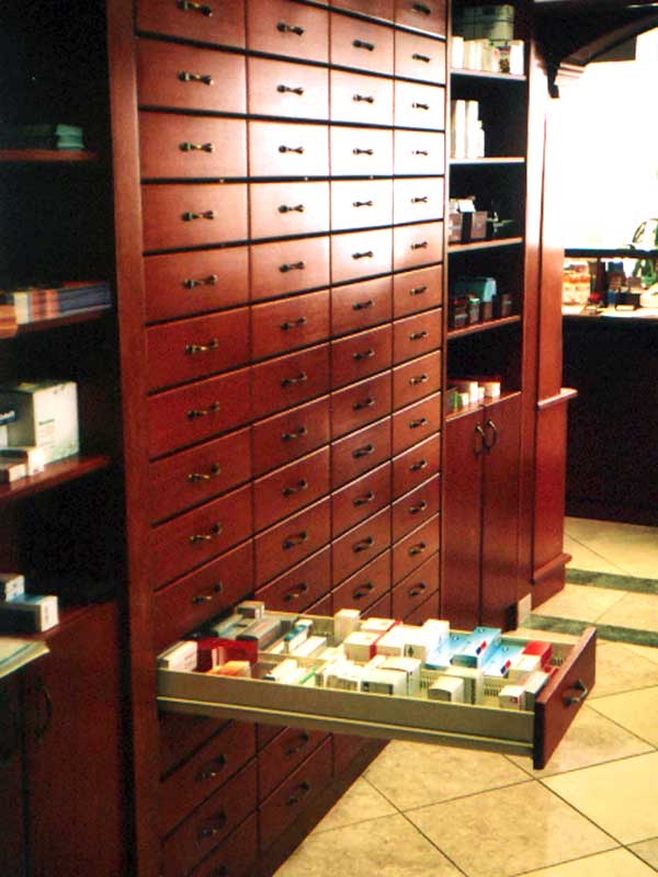 Shoptec HUWIL fiókrendszer blokk beépítve egy budapesti gyógyszertárba