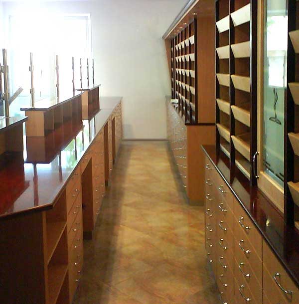 Shoptec Huwil fiókrendszer a tárabútorban