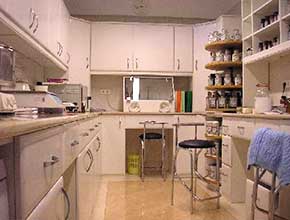 Minőségi és tartós laborbútorok, egyedi méretekhez tervezve